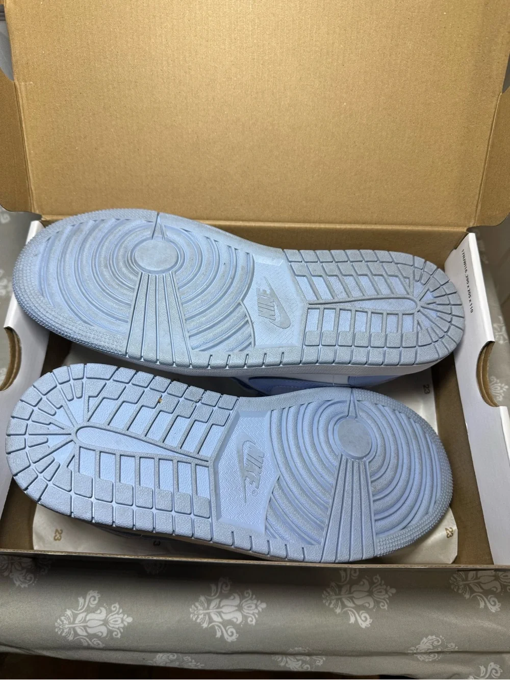 Nike Low Top Sneakers - White & Light Blue - Air Jordan 1 Low